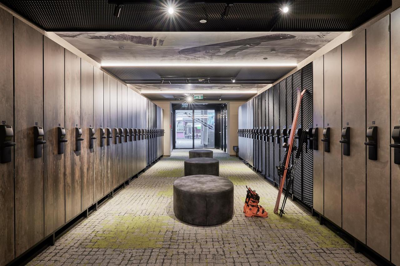 Riders In Hotel Solden Exterior photo
