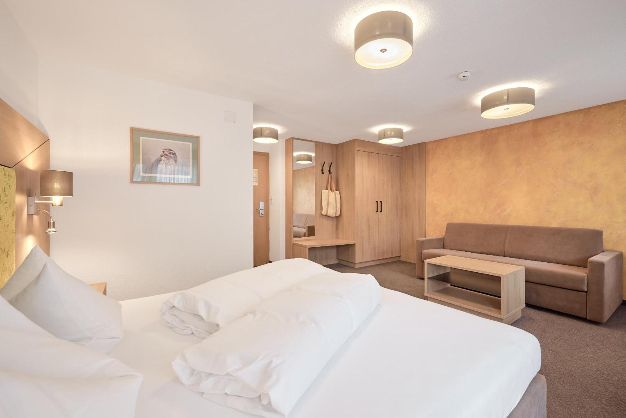 Riders In Hotel Solden Exterior photo