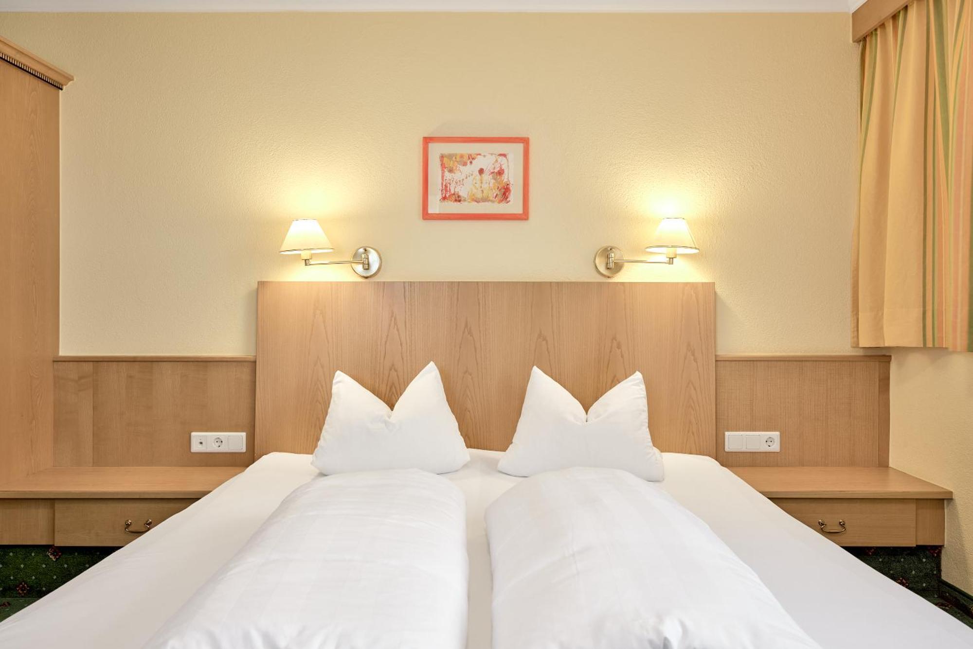 Riders In Hotel Solden Exterior photo