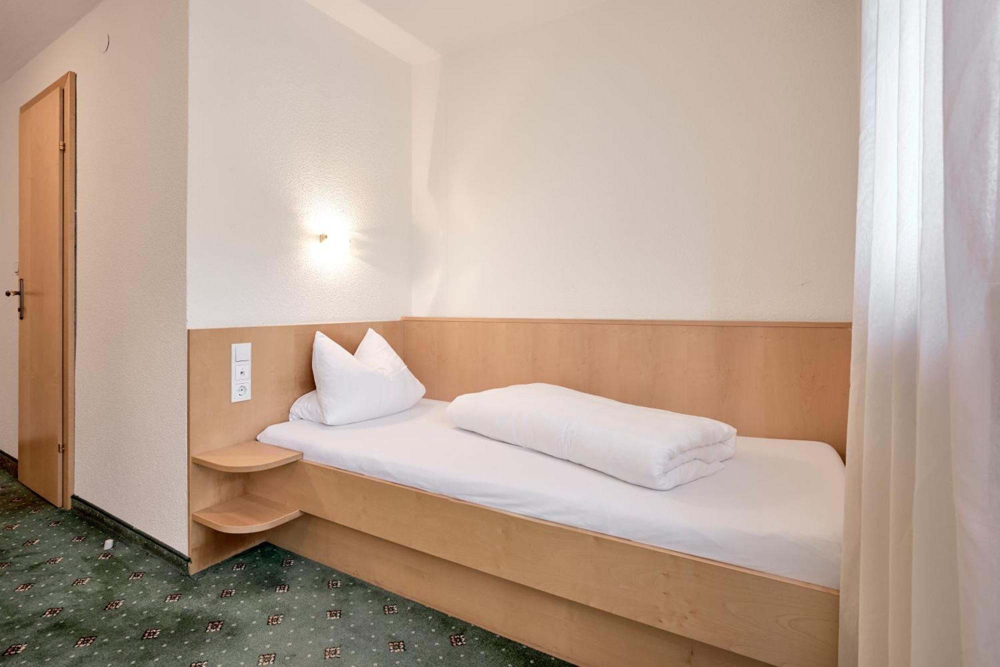 Riders In Hotel Solden Exterior photo